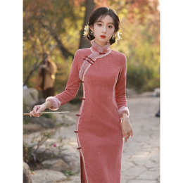 Pink cheongsam 2023 new autumn and winter new Chinese winter retro velvet thickened improved dress winter dress