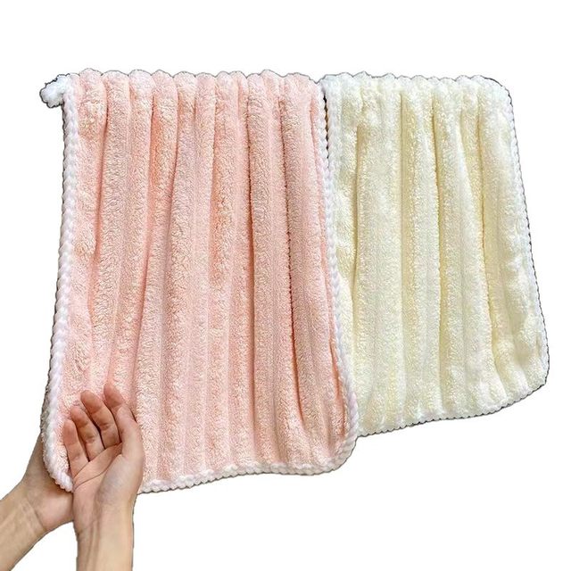 Hand wipe towel Coral fluff towel absorbs water and does not shed hair quickly