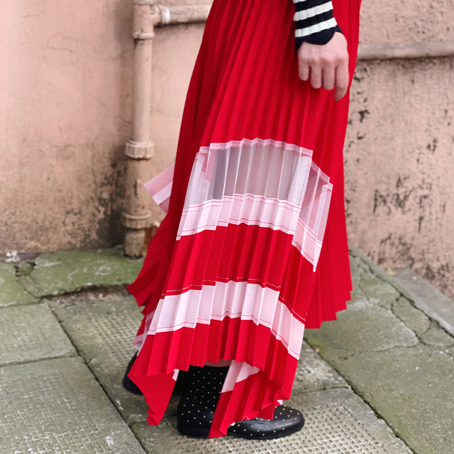 Tynvie stitching pleated asymmetric skirt mid -length thin half skirt skirt new new style

