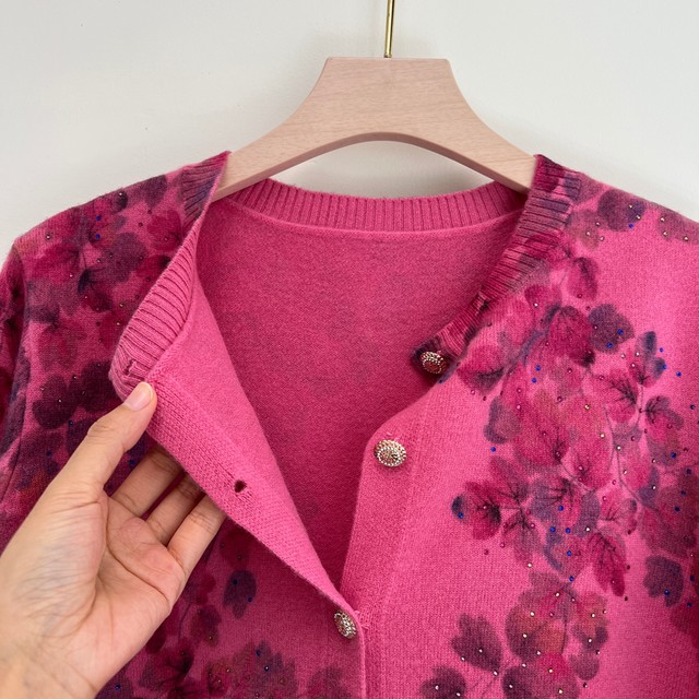 Pure woolen sweater autumn and winter mother's wear knitted cardigan top fashionable 60-year-old 70-year-old grandmother noble coat