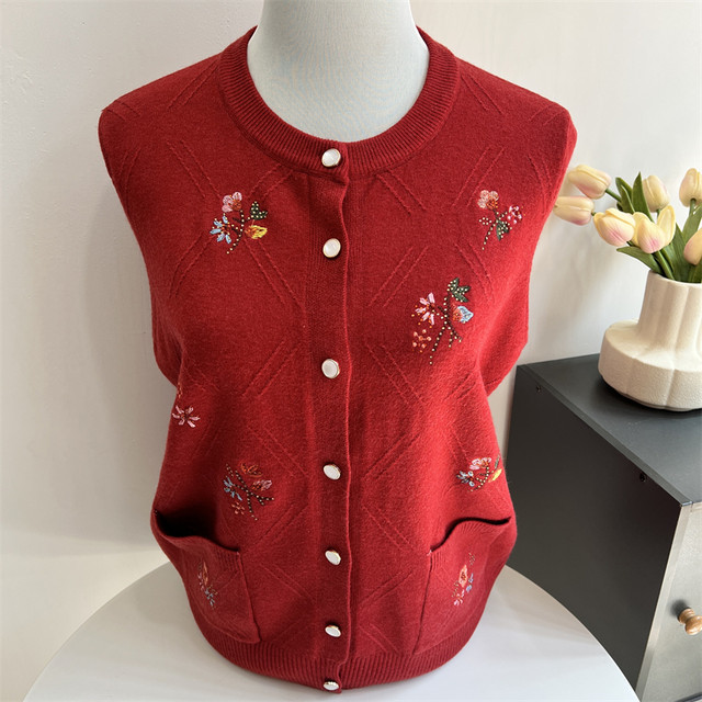 Middle-aged and elderly women's clothing grandma's autumn knitted cardigan fashionable cardigan outer sweater mother's wool coat