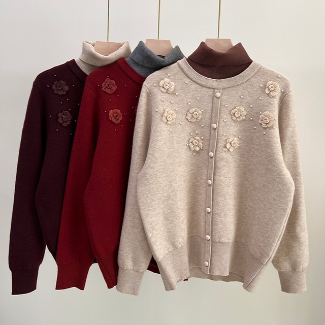 Western style mother's clothing autumn and winter all-in-one velvet sweater middle-aged and elderly women's three-dimensional embroidered top plus velvet thickened bottoming shirt