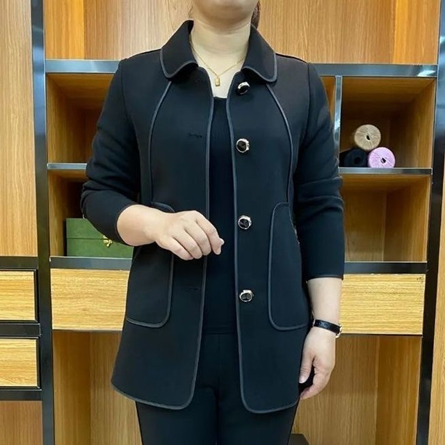 
Clearance and pick up the bargain and lose special price treatment~2023 new mother dress fashion versatile noble lady little square ring