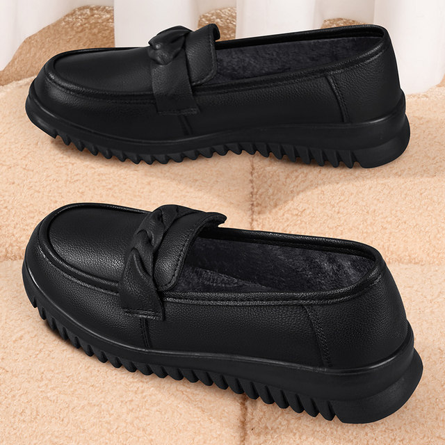 KFC non-slip work shoes, women's leather shoes that won't tire your feet after standing for a long time, winter warm plus velvet waterproof soft-soled mother's cotton shoes