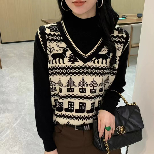 Half turtleneck base shirt for women with Christmas sweater 2024 new autumn and winter two-piece thickened sweater top
