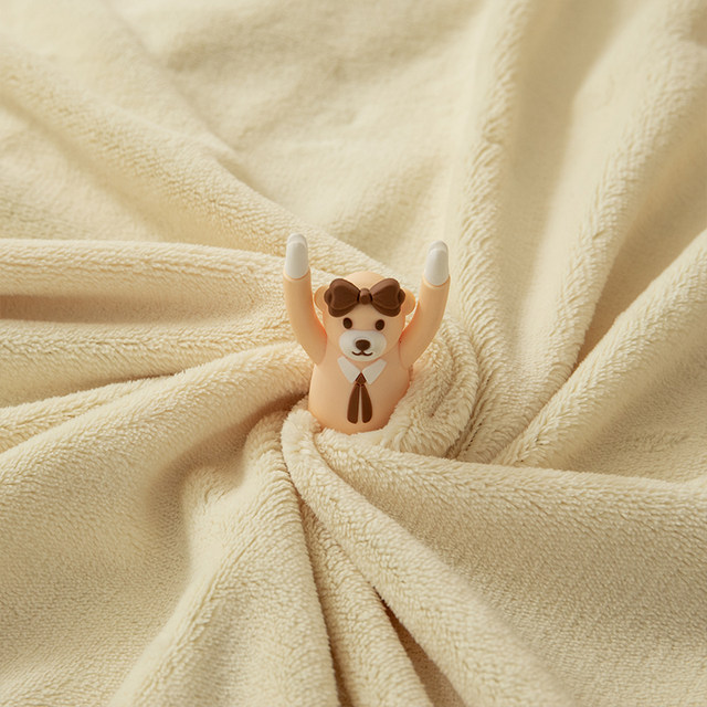 TeenieWeenie bear embroidered milk velvet four-piece set thickened coral velvet bedding warm three-piece set