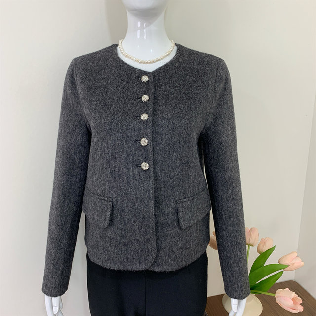 Small wool wool coat for women short 2025 autumn and winter new high-end mother temperament age-reducing wool top