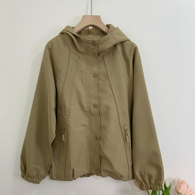 Middle-aged mother autumn jacket 2025 new spring and autumn fashionable hooded top middle-aged and elderly women's short large-size jacket