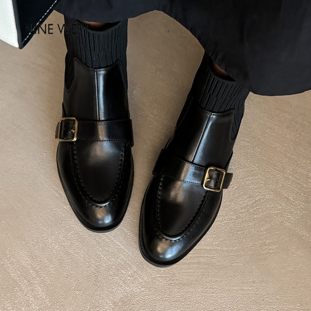 Nine West/Nine West Outlet specializes in knitted splicing leather shoes, retro short boots, women's French slim boots, Martin boots