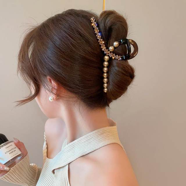 2025 new high-end Korean style pearl-encrusted diamond gripping clip light luxury flash diamond shark clip back head plate hairpin hairpin