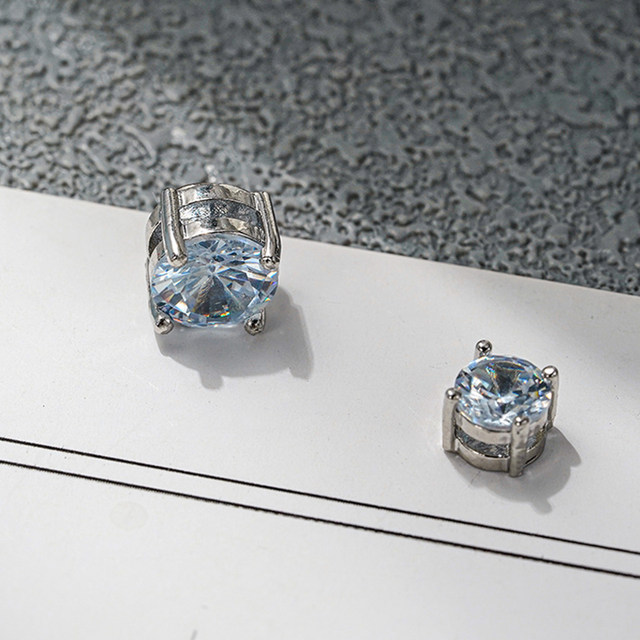 Magnet earrings for men without pierced ears, ear clips for men, white diamond pierced earrings, handsome magnetic suction, American niche style earrings