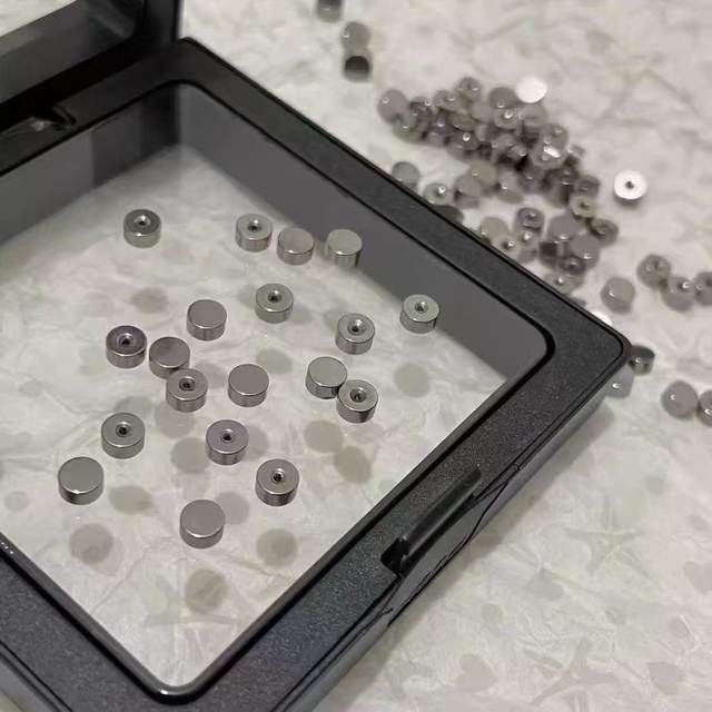 Titanium Steel Round Cake Ball Threaded Ear Bone Nail Ear Nail Accessories Ear Plug No need to remove spare ear plug when sleeping