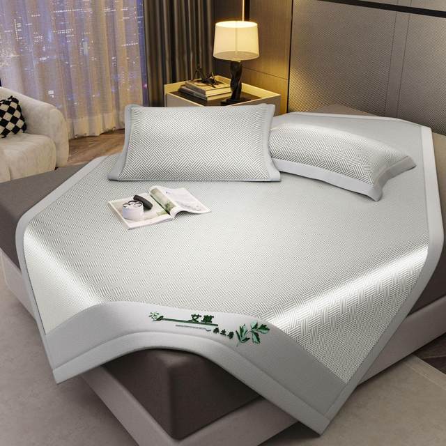 
2025 new type a maternal and infant grade summer ice silk mat machine washable folding bamboo mat student dormitory single summer