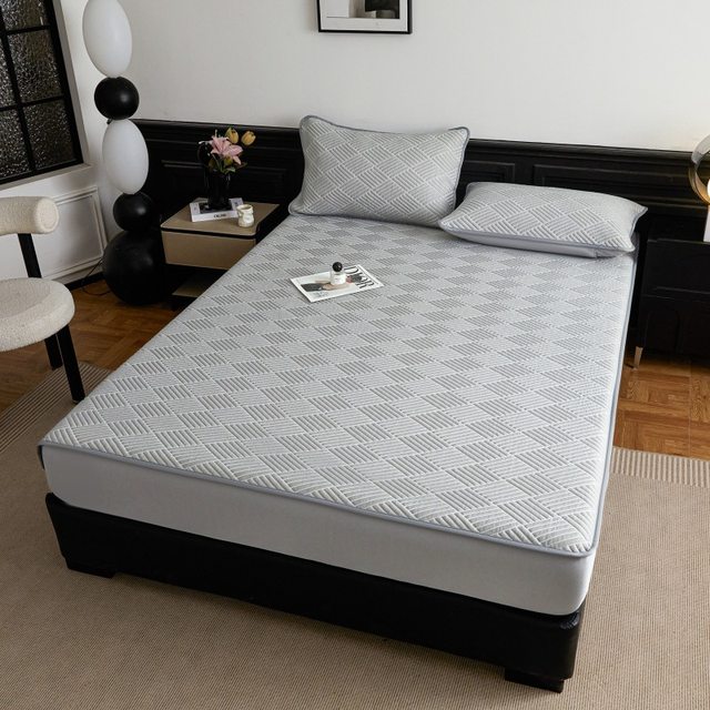 
Category A maternal and infant grade machine washable thickened PE medium molecule ice bean soft mat foreign trade best-selling bed sheet ice silk mat