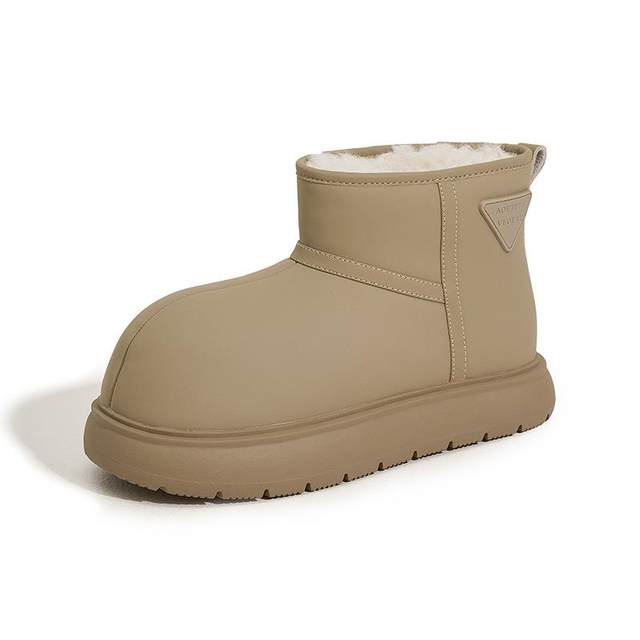 
Leather capibara snow boots for women 2024 winter new style mid-calf versatile warm large toe bread shoes short boots