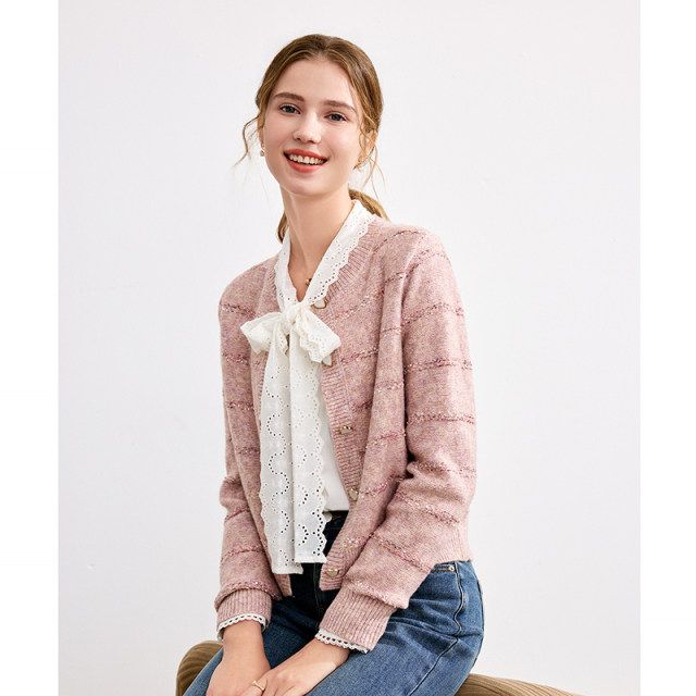 BETU Bai Tu French Design Sense Bow Shirt Female 2024 New Hook Flower Capacity White Shirt
