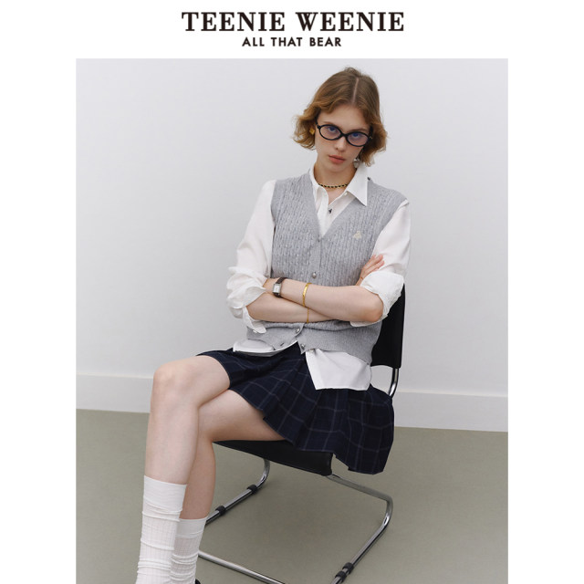 TeenieWeenie Bear Women's Spring V-neck Cable Knitted Vest Vest Outside and Inner Women

