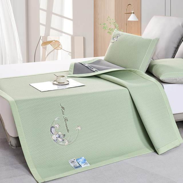 
Mengxian Purple Air Conditioning Ice Silk Mat Ice Doudou Mat 2025a Category Maternal and Infant Grade Embroidered Three-piece Sheet Set Model Can Be Machine Washed