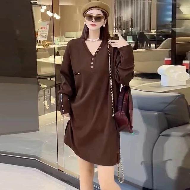 Korean casual hip-pack V-neck long-sleeved T-shirt dress with autumn and winter large size 300 Jin [Jin equals 0.5 kg] mid-length loose versatile top