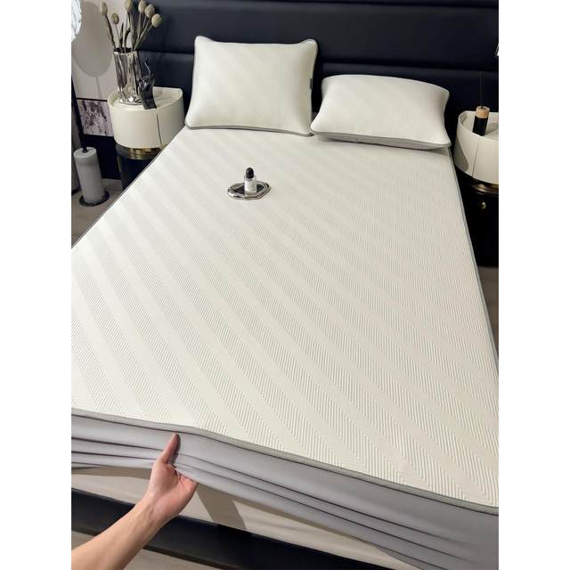 Category A maternal and infant grade ice silk mat three-piece set 2025 new home baby air-conditioning soft mat machine washable fitted sheet