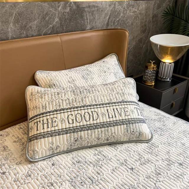 Class A mother and baby grade summer ice silk latex mat three-piece set of bed sheets with bed sheets that can be machine-washed air-conditioning soft mat