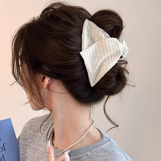 French Hepburn style fabric polka dot grab clip, fashionable temperament hair clip on the back of the head, hair shark clip, Korean hair accessory