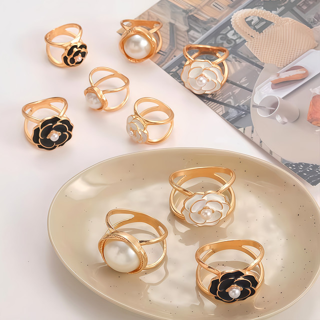 2025 new waist buckle artifact coat brooch scarf buckle windbreaker belt knotted buckle streamer fixed high-end scarf