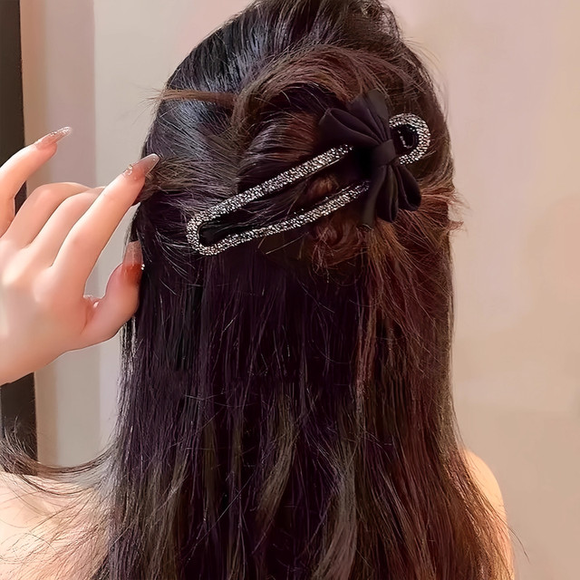 Light luxury lazy grab clip diamond clip for women with high-end hair volume for less back head hair clip new duckbill clip hair accessories