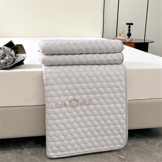 2025 New Latex Mat Three-piece Set A Category Maternal and Infant Grade Ice Silk Mattress Student Dormitory Single Fitted Sheet Summer