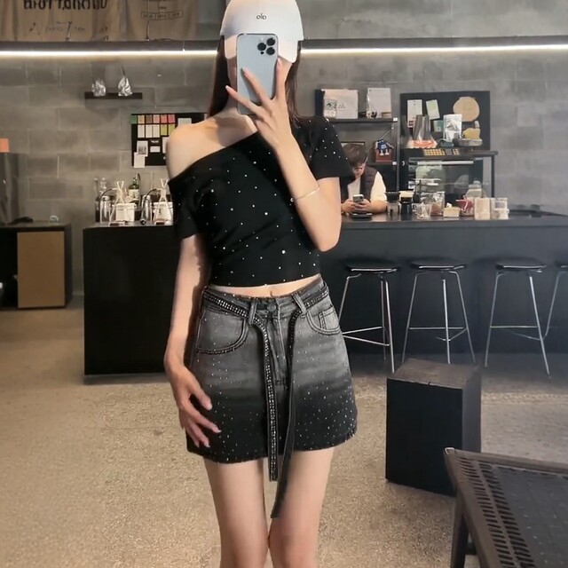 Large size women's retro versatile denim short skirt for women 2025 summer thin heavy industry hot diamonds full of star hip skirt