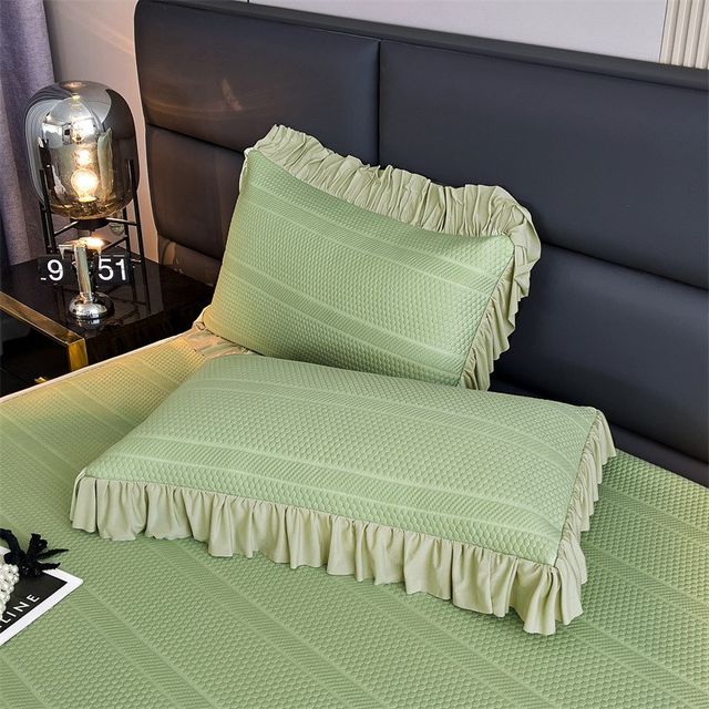 
Category A maternal and infant light luxury ice bean mat three-piece bed skirt style removable and machine washable ice silk mat 1.8 meters bed