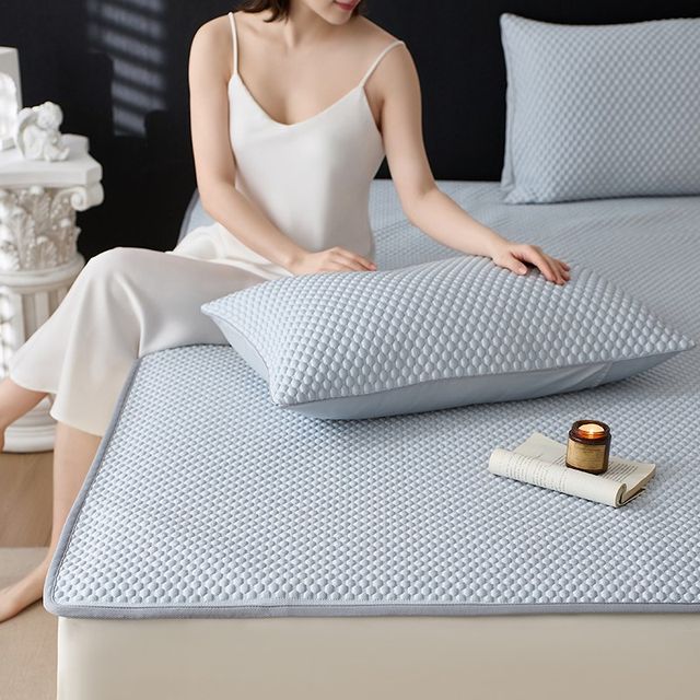 
Category A maternal and infant grade summer ice bean mat three-piece set ice silk mat machine washable bed sheet air-conditioned mat sheet
