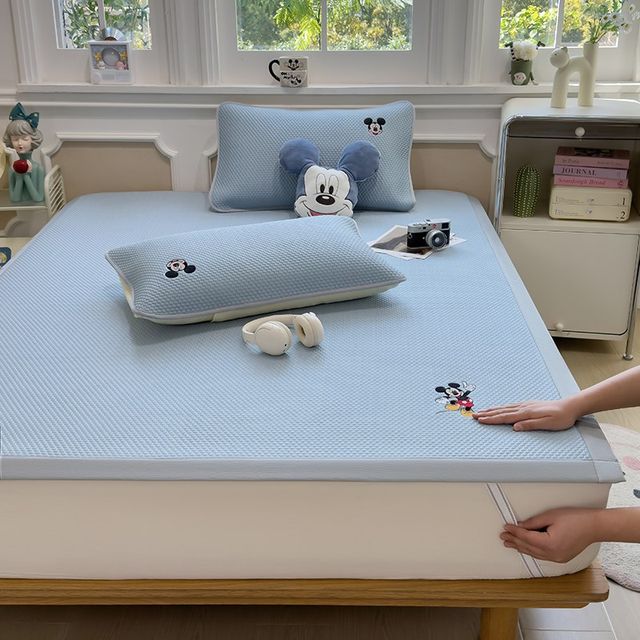 
Summer Class A ice bean embroidered ice silk mat maternal and infant grade sheets soft mat bed sheet mat washable for winter and summer