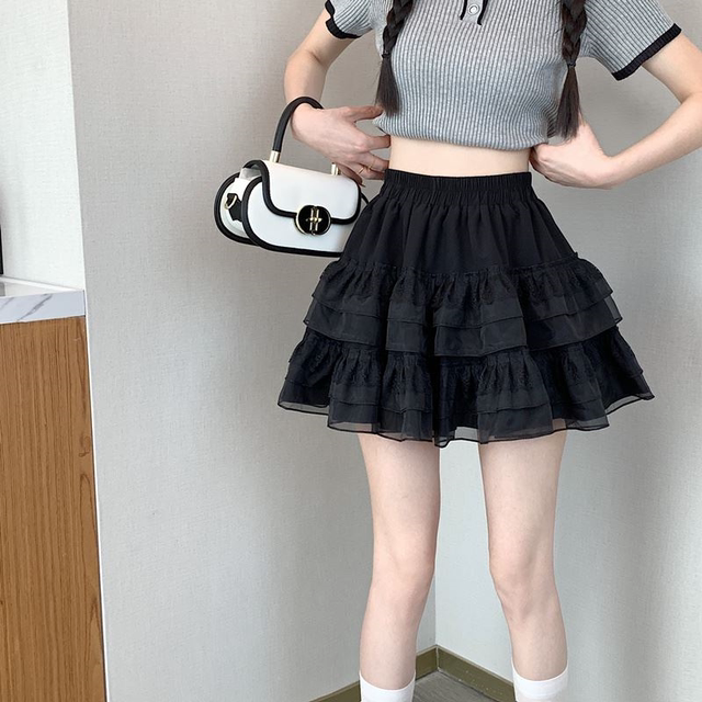 Large size white short skirt, summer high-waisted A-line skirt for fat girls, covering belly and making them slim, fluffy cake skirt, gauze skirt