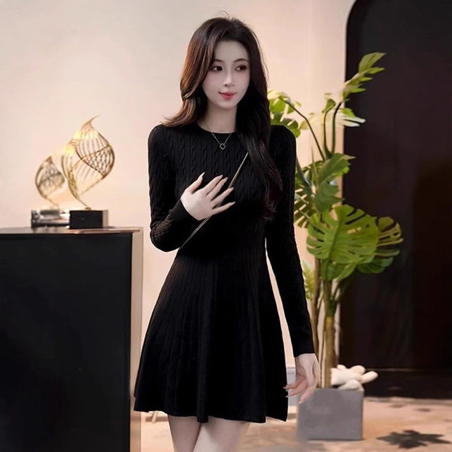 Small twist Korean style knitted dress for women 2025 new style temperament inner bottoming waist sweater skirt