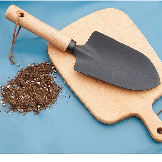 Japanese-style black shovel three-piece set of gardening tools, plowing soil, planting, sea shovel, rake, flower planting, home gardening shovel supplies