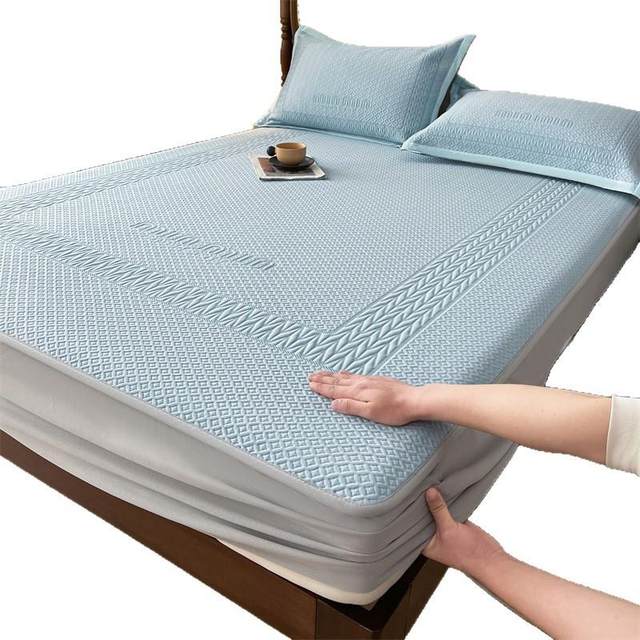 
Category A maternal and infant level light luxury ice bean ice silk mat summer household three-piece set machine washable air-conditioned soft mat