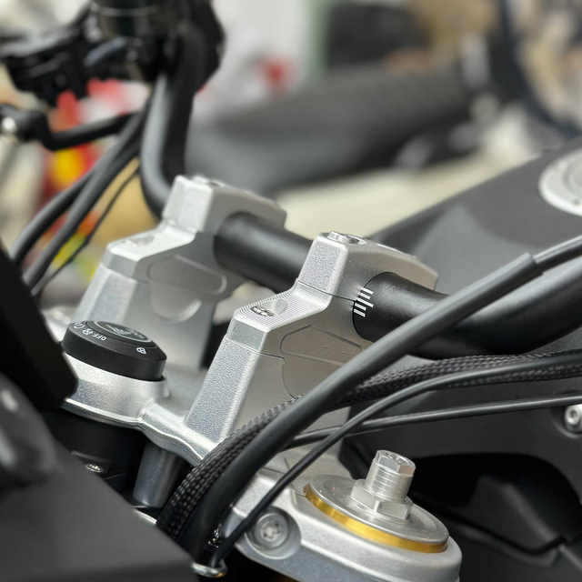 Applicable Wuji DS900X motorcycle handlebar handlebar handlebar 900DSX handlebar handlebar handlebar and then move the code to increase the size