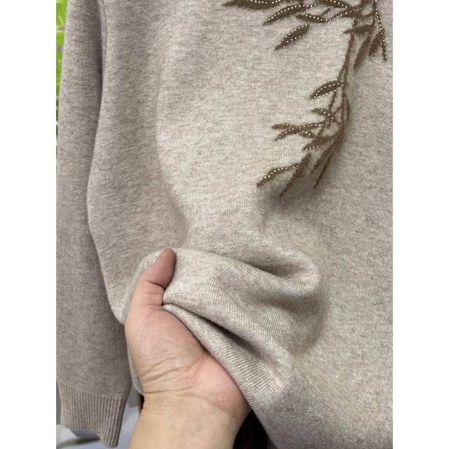 Plush mom winter clothing, fashionable half turtleneck bottoming shirt, thickened top, western style warm sweater for middle-aged and elderly women