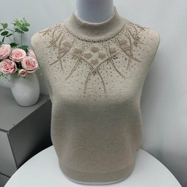 Mom integrated velvet thickened sweater women's winter dress half -high -necked wool sweater in the middle and old age with foreign shirts
