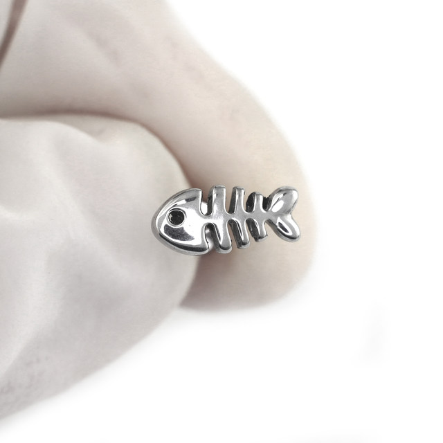 SHINMA original F-136 titanium alloy pole titanium steel fish bone thread threading stereo earrings ears and ears nails nails
