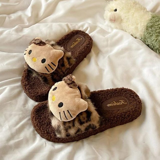 
2025 new autumn and winter cute leopard print fur slippers for women indoor non-slip cute cartoon outdoor fashionable cotton slippers