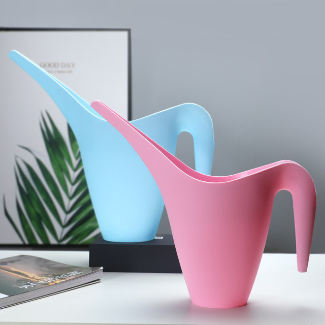 Qinju creative long mouth kettle watering kettle plastic gardening tools watering kettle household green plant potted flower watering kettle