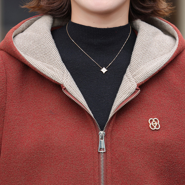 Middle-aged mother autumn and winter new style gold mink velvet short coat middle-aged and elderly women's clothing 2025 noble and western style casual windbreaker