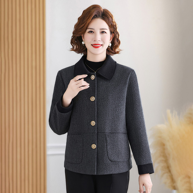 Middle-aged mother autumn jacket fashionable and fashionable 2025 new spring and autumn middle-aged and elderly women's wool top short