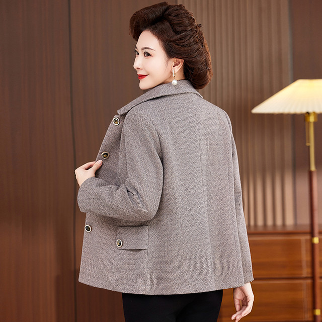 Middle-aged and elderly autumn coat women 50 years old 6070 mother dressed in spring and autumn cardigan tops grandma dressed in old lady clothes