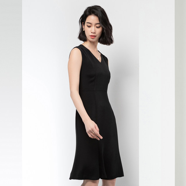 Famous Teacher Road Black V -neck -of -sleeveless A -line dress Female Summer New Slim Mid -Waist Lady Momas