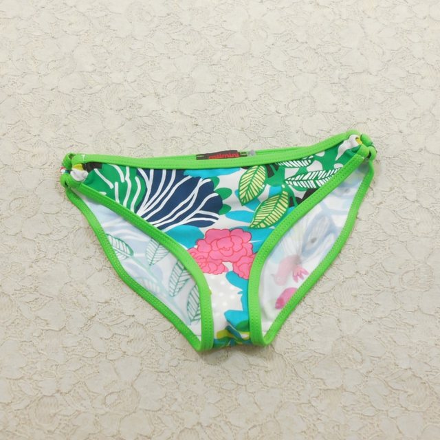 Foreign trade original single K702 split girl baby three -point swimsuit is more comfortable than Ichini triangle swimming triangle

