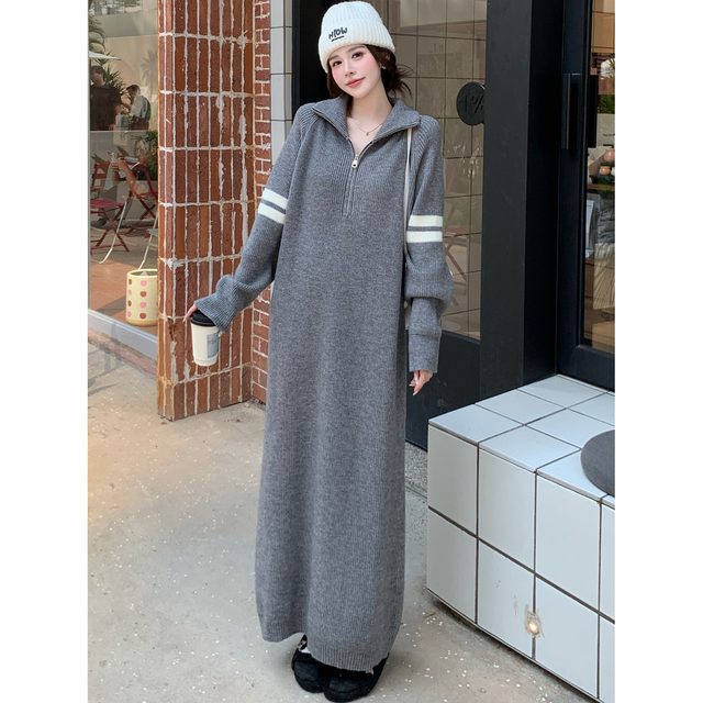 2025 new autumn and winter new knitted dress for pregnant women, high collar zipper, loose slimming casual sweater long skirt for women