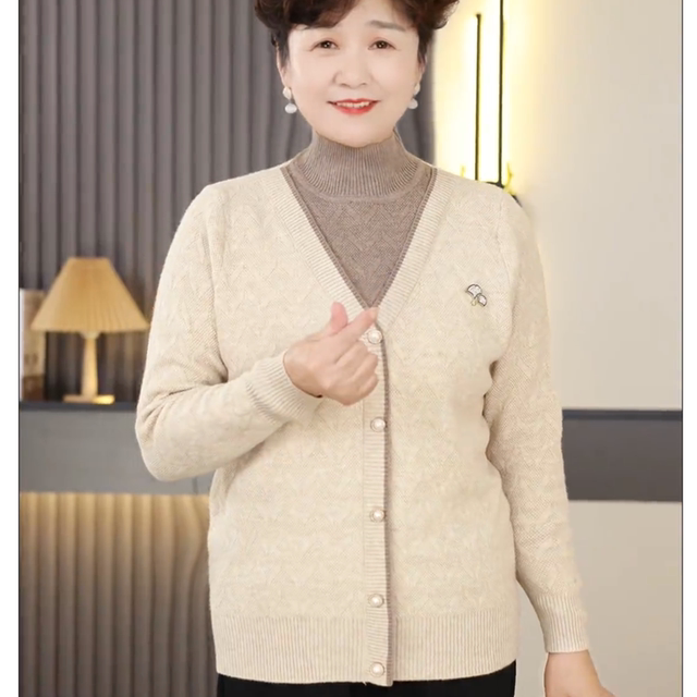 Middle-aged mother's clothing plus velvet thickened sweater middle-aged and elderly women's knitted bottoming shirt grandma autumn and winter two-piece tops